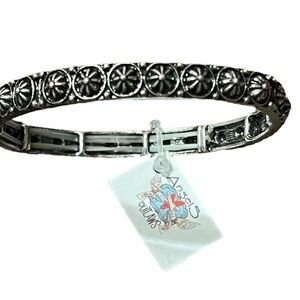 Angels & Outlaws•Silver Floral Bracelet
